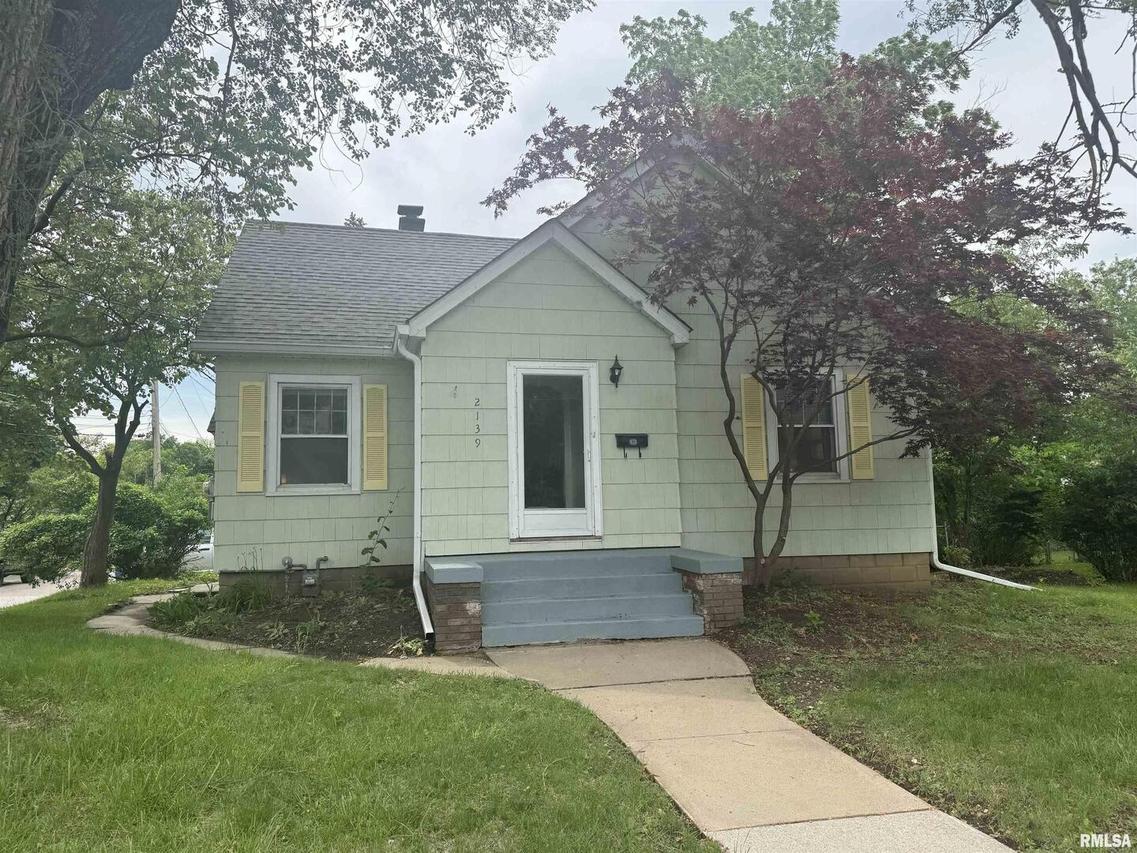 2139 10th St., East Moline, IL 61244