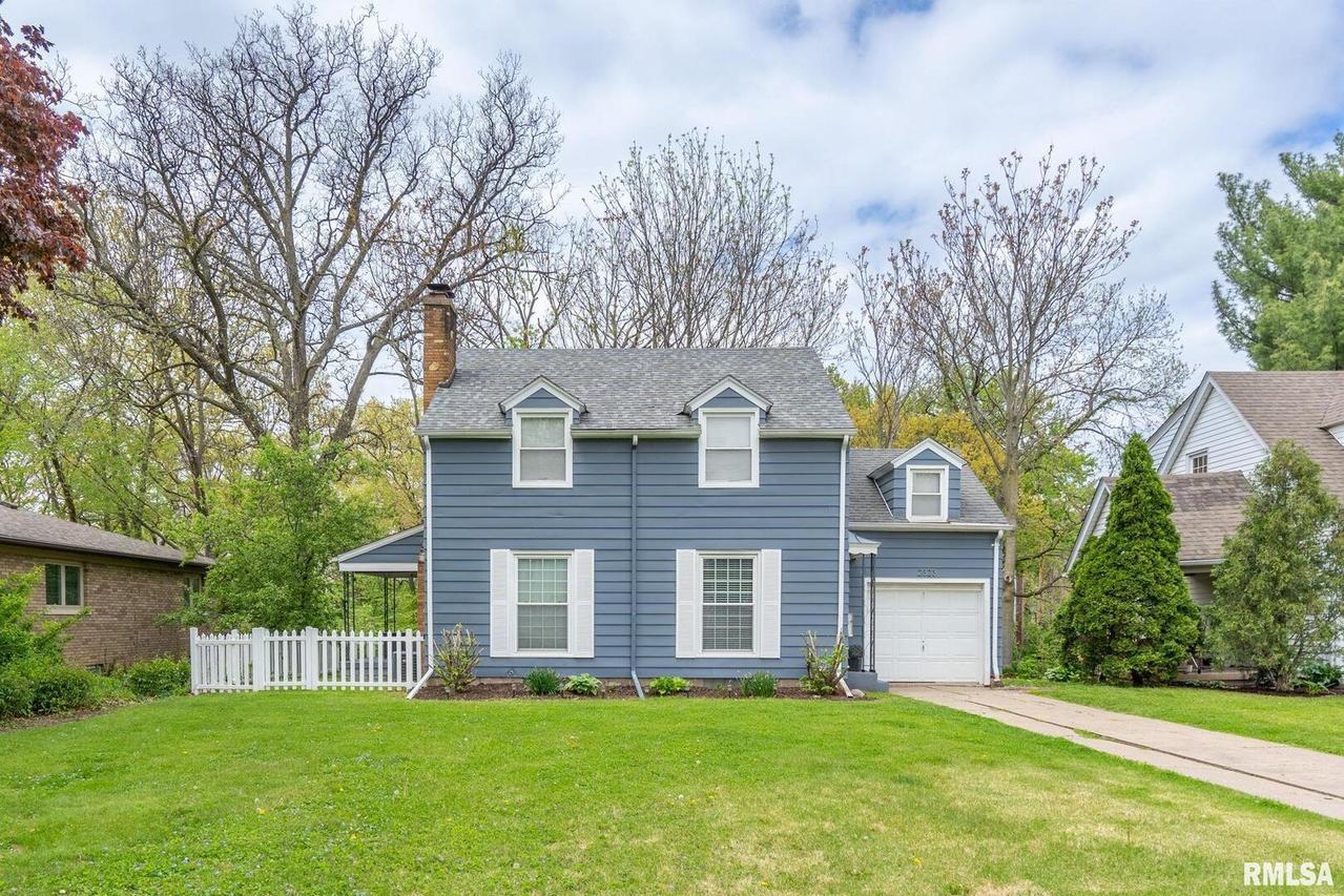 2323 16th Ave., Moline, IL 61265