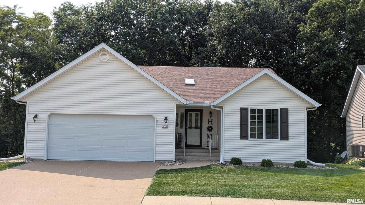 2027 Villa Pines Cir. #14, Carbon Cliff, IL 61239