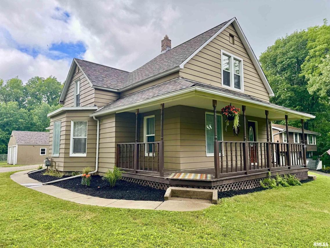 4306 10th Ave., Moline, IL 61265