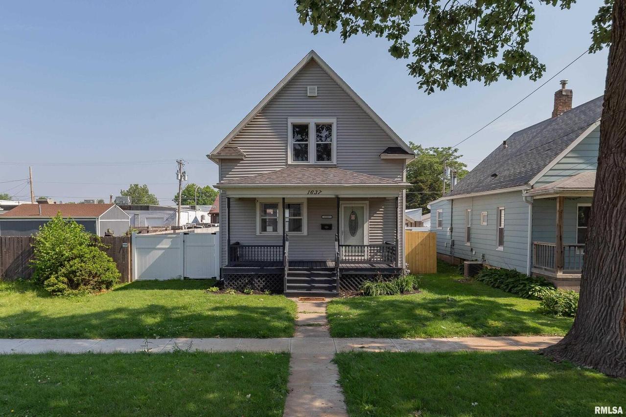 1637 24th Ave., Moline, IL 61265