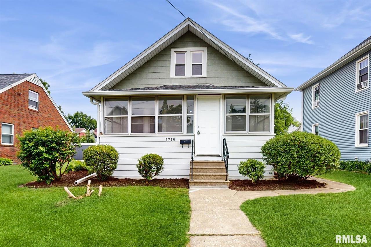 1718 13th Ave., Moline, IL 61265
