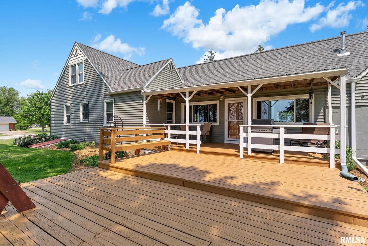 904 W Main St., Reynolds, IL 61279