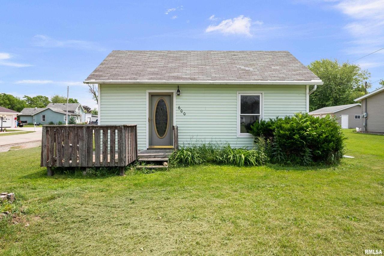 600 1st Ave., Sherrard, IL 61281