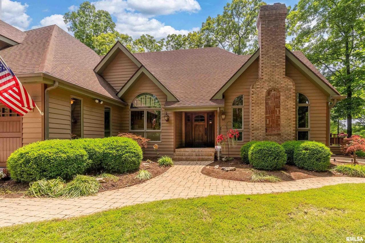 9 White Deer Run, Makanda, IL 62958