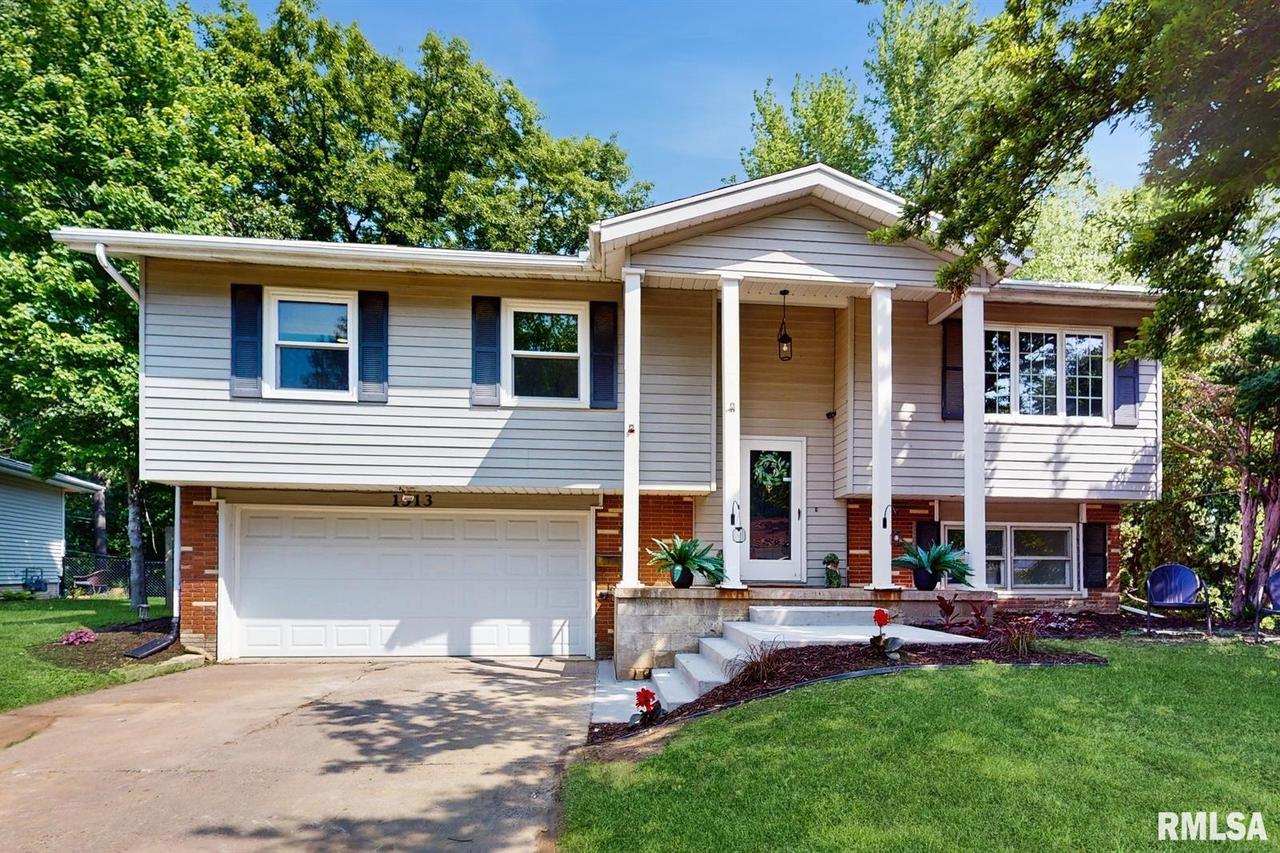 1513 18th Avenue Ct., Silvis, IL 61282