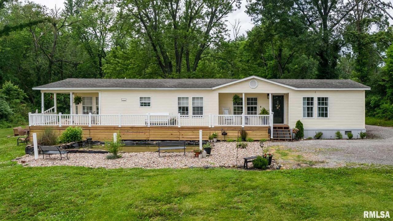 8873 Bennett Rd., Benton, IL 62812