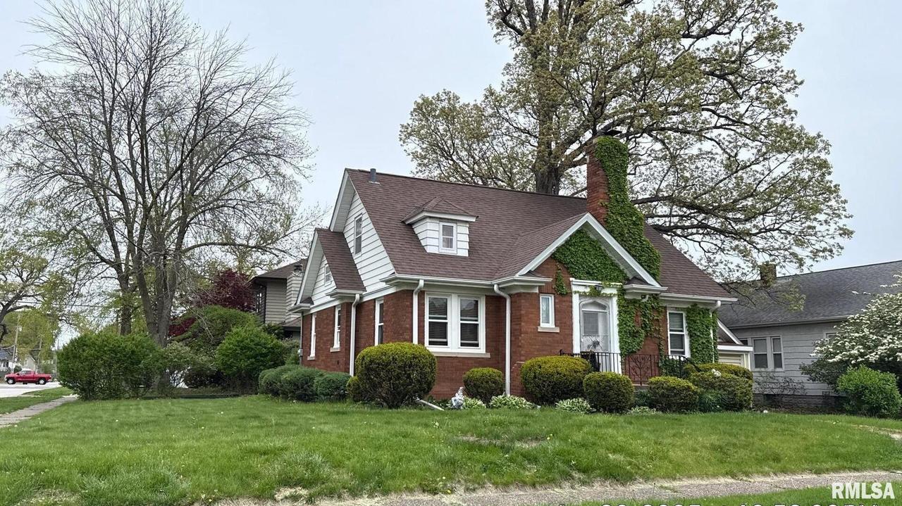 2905 13th Ave., Moline, IL 61265