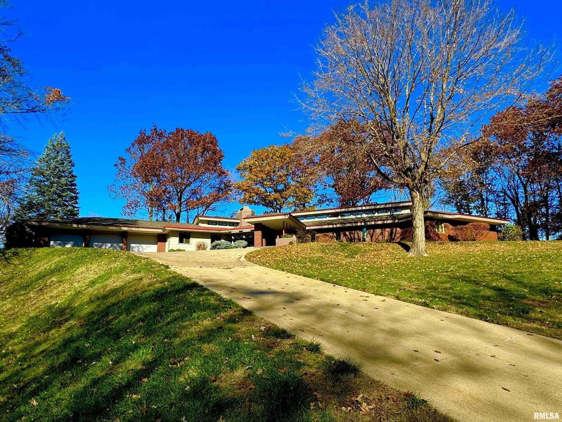 7 Sharon Ln., Fulton, IL 61252