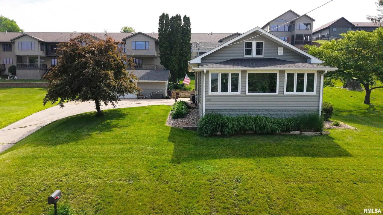 115 4th St., Fulton, IL 61252