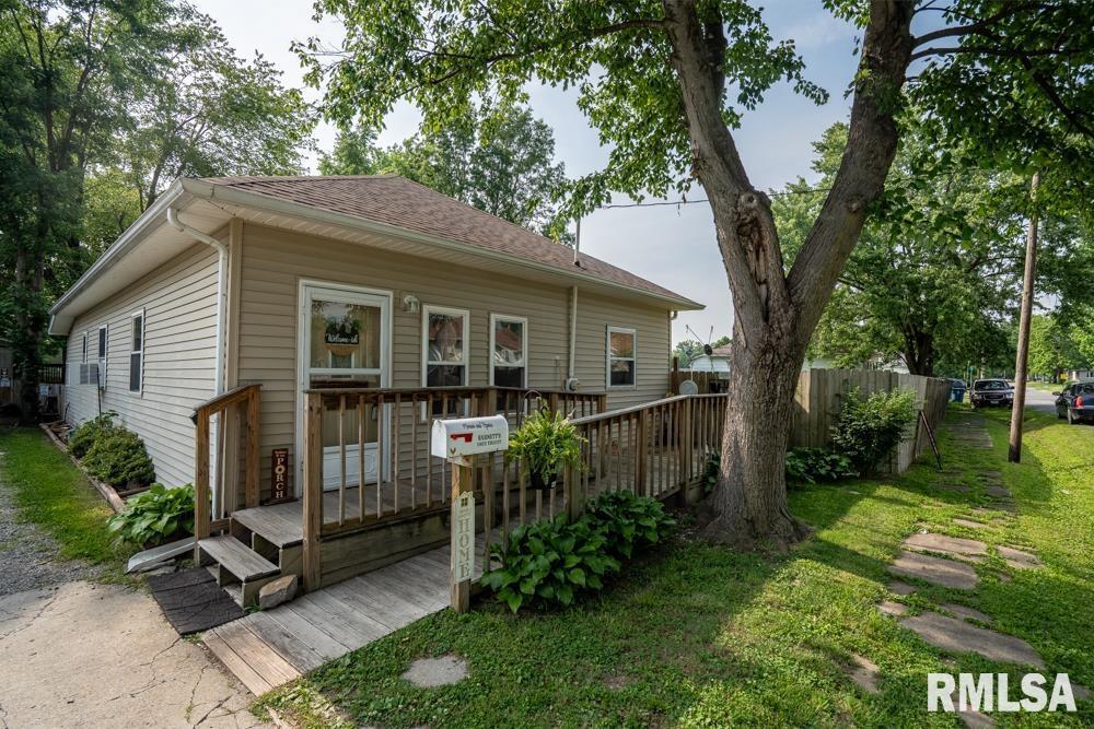 1402 Trout Ave., Johnston City, IL 62951