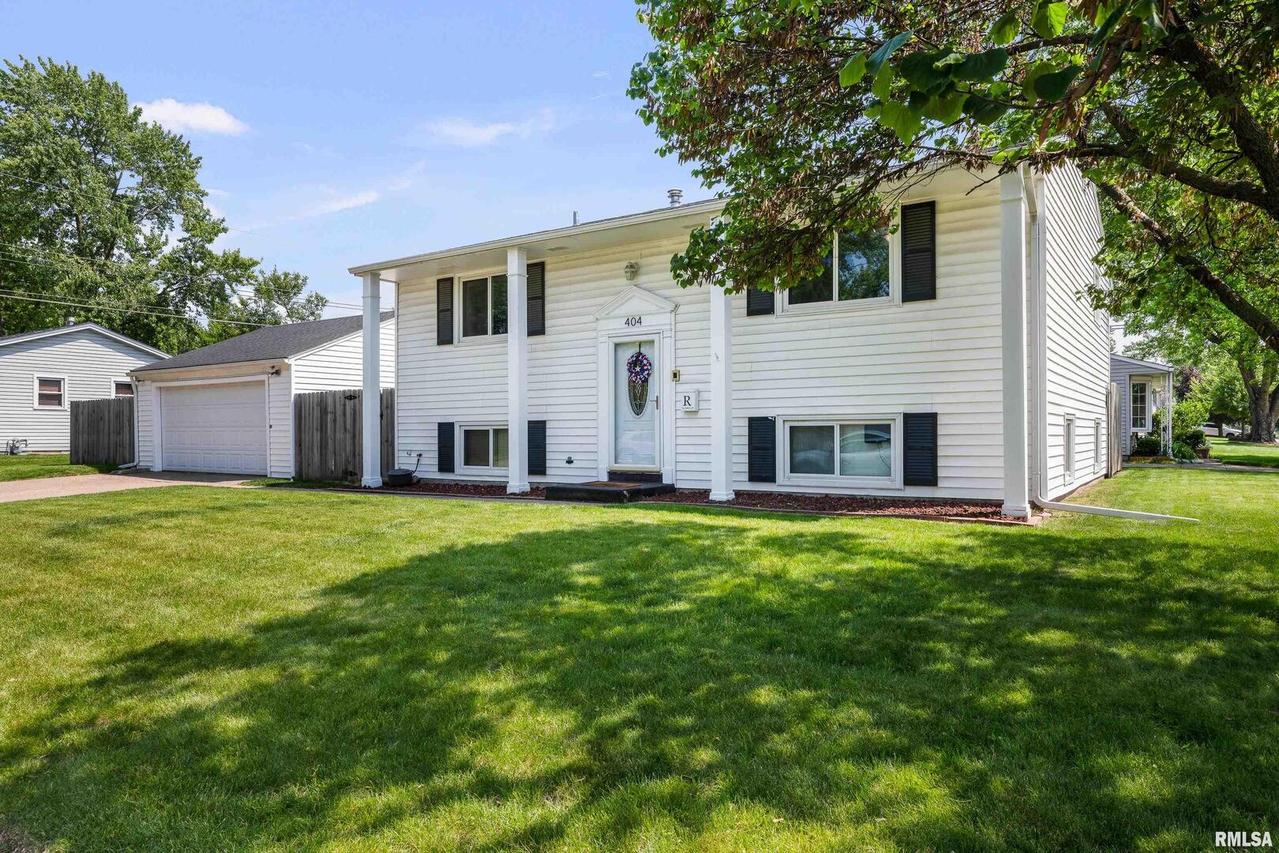 404 34th Ave., East Moline, IL 61244