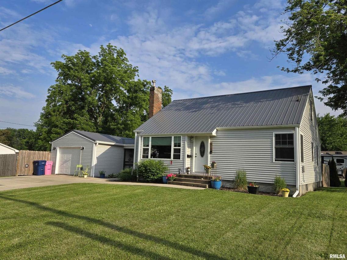 610 NW 6th St., Aledo, IL 61231