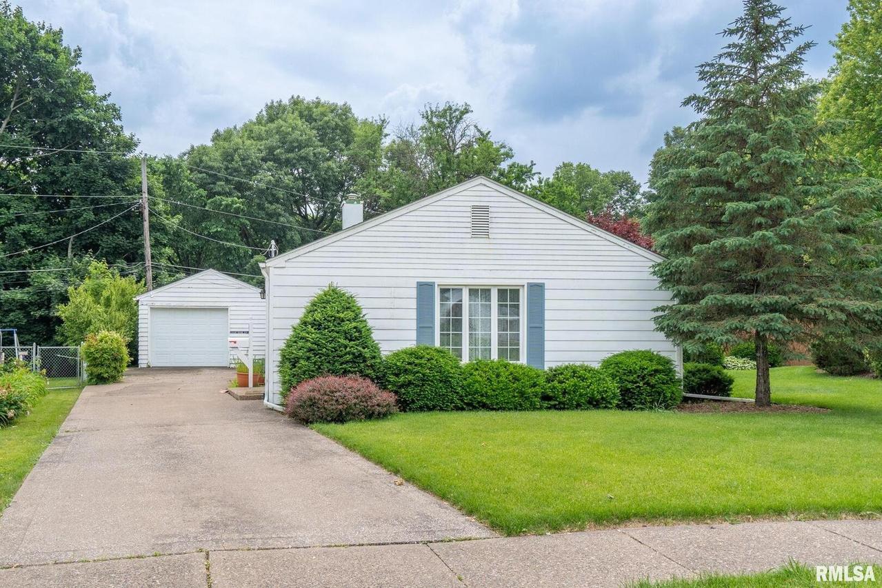 3626 15th Avenue Ct., Moline, IL 61265