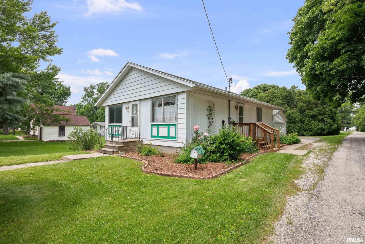 405 E Henry St., Cambridge, IL 61238