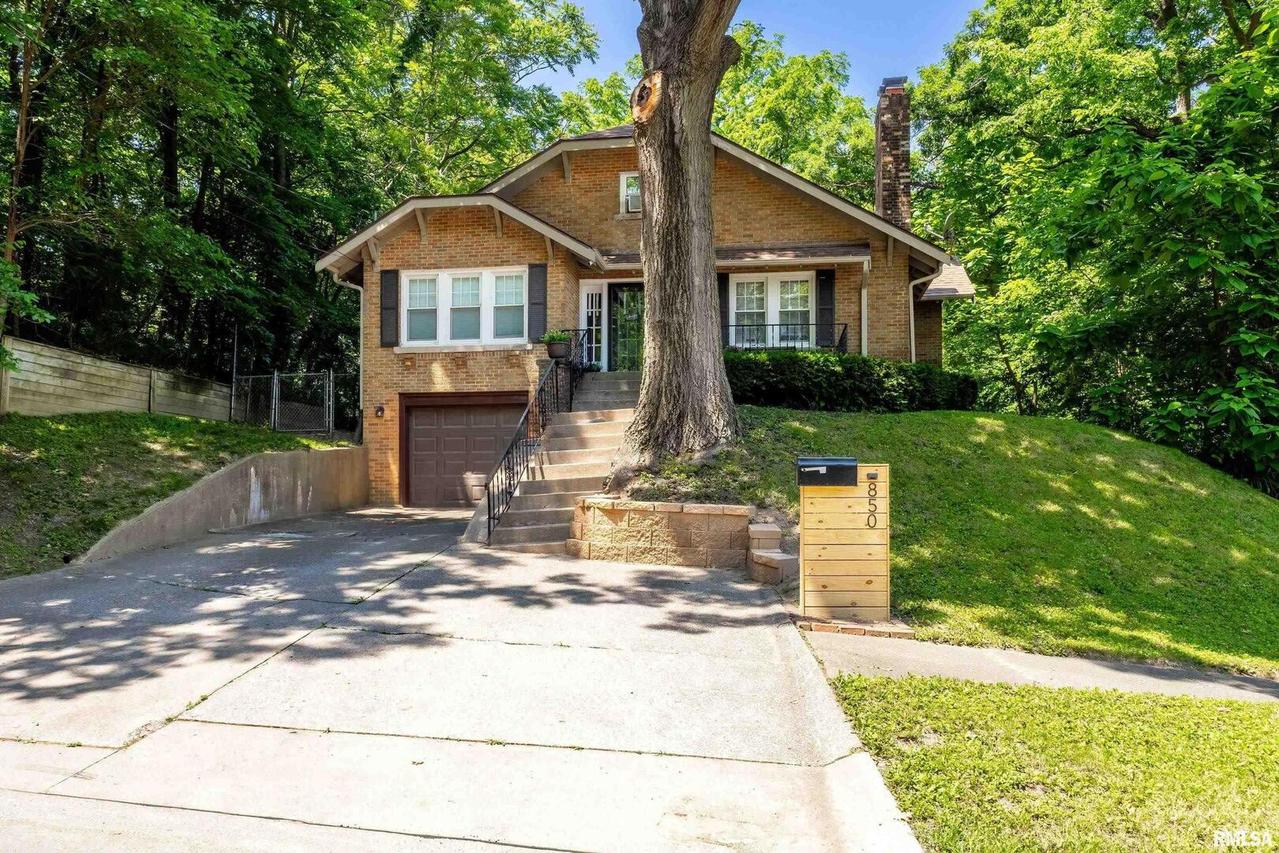 850 27th St., Rock Island, IL 61201