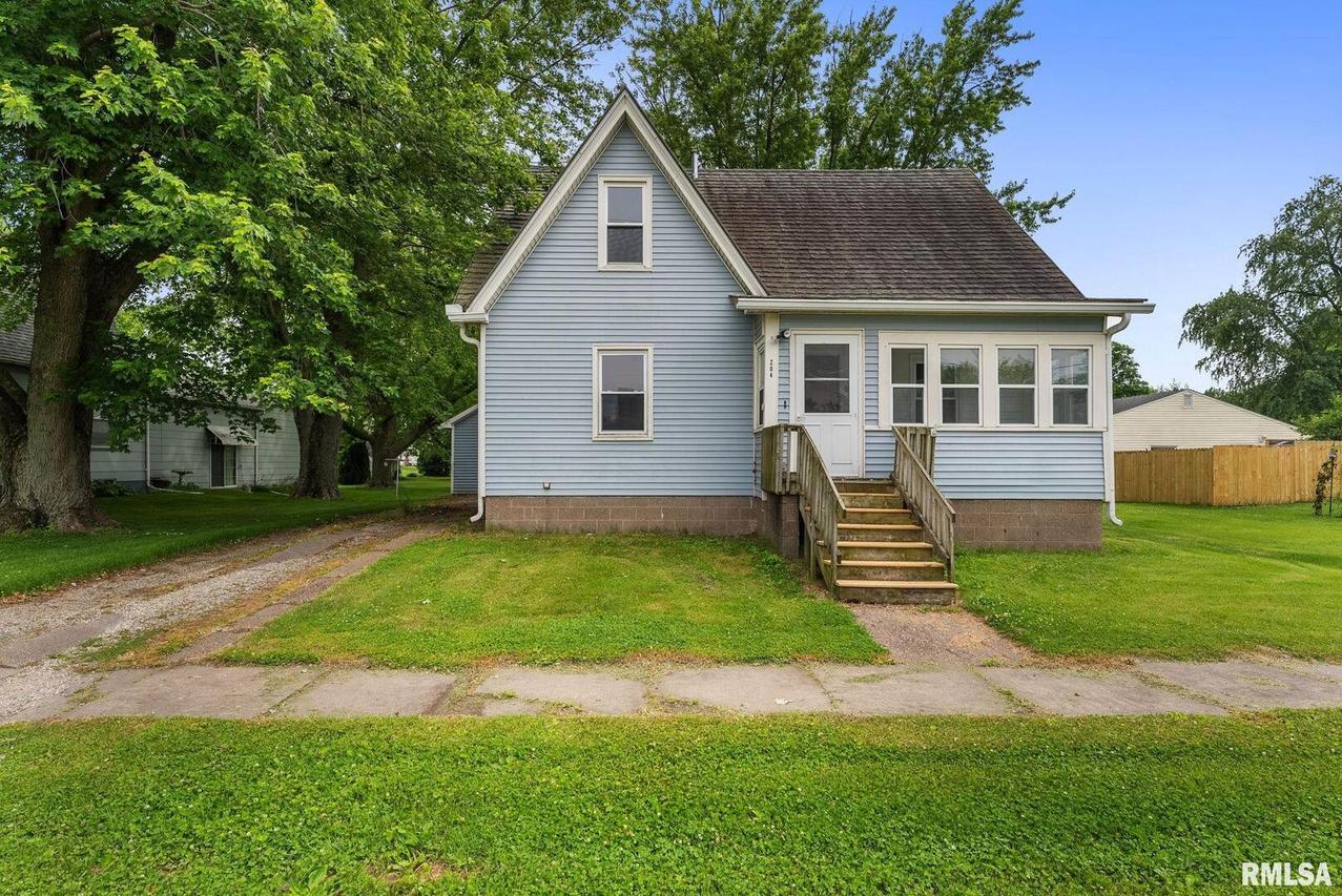 204 E Main St., Joy, IL 61260