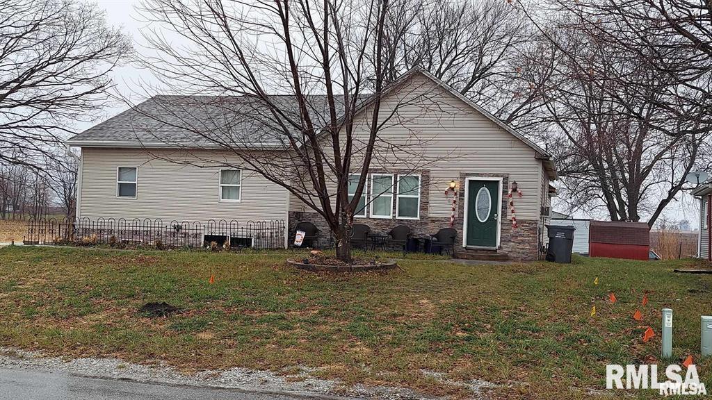 701 3rd St., Seaton, IL 61476