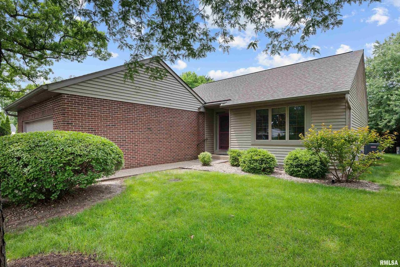 10 Briarwood Ln., Rock Island, IL 61201