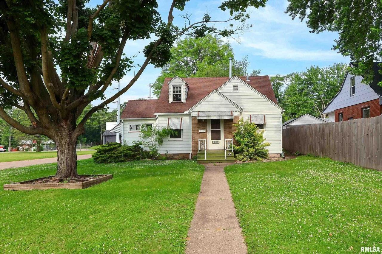 2348 24 1/2 St., Rock Island, IL 61201