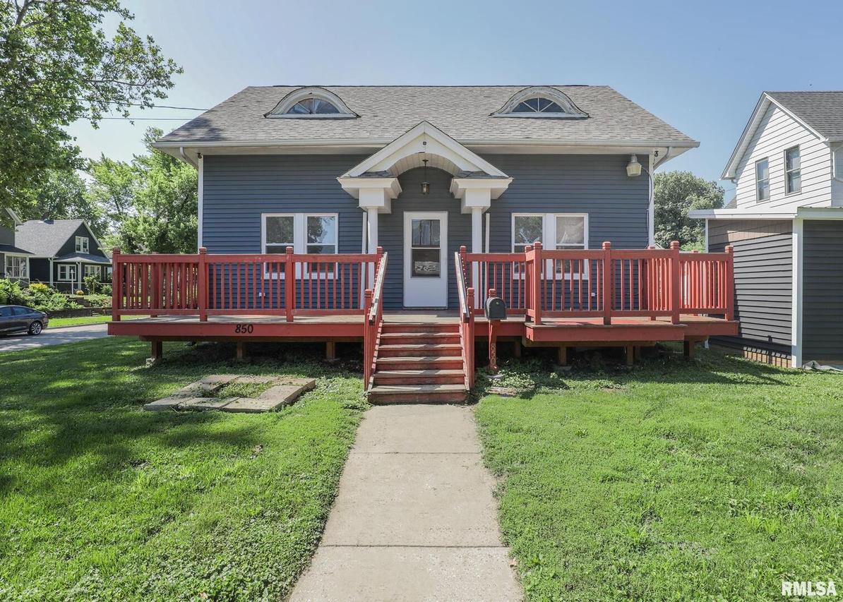 850 18th Ave. #A, Moline, IL 61265