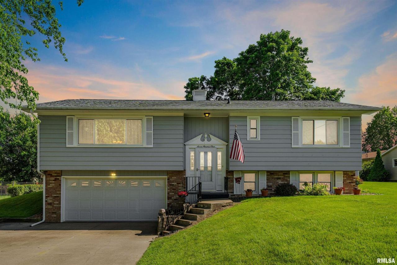 704 15th Ave., Orion, IL 61273