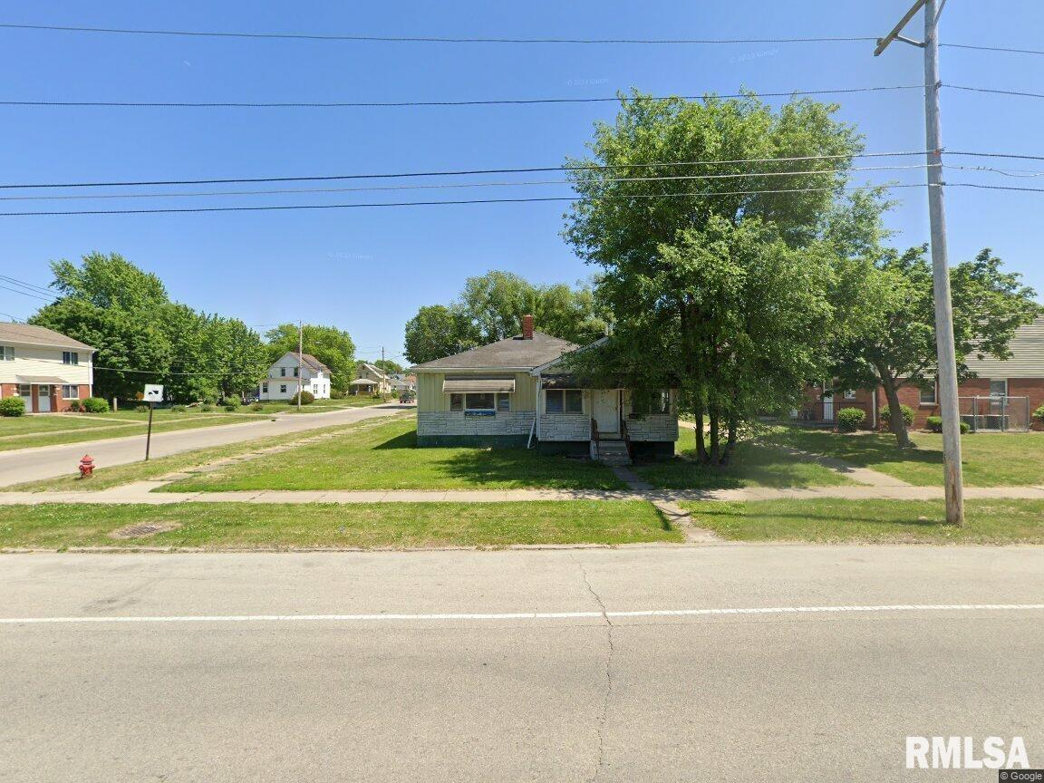 504 13th St., East Moline, IL 61244