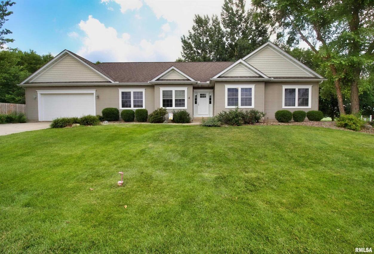 4 N Meadowbrook Dr., Geneseo, IL 61254