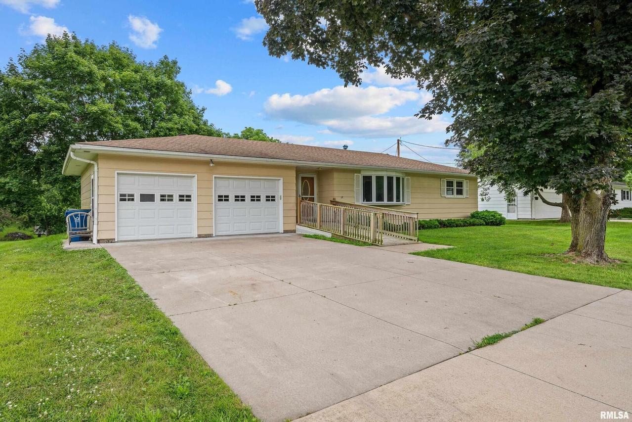 1707 W 5th St., Coal Valley, IL 61240