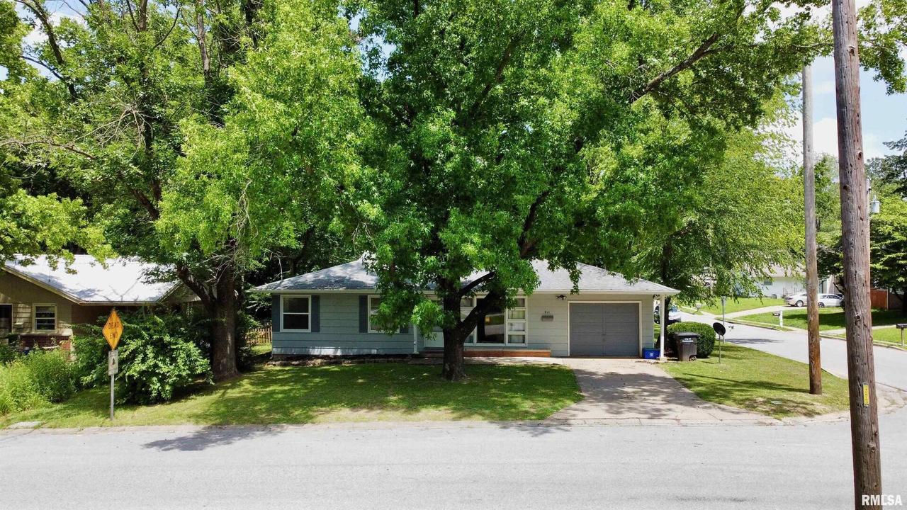 511 S Eason Dr., Carbondale, IL 62901