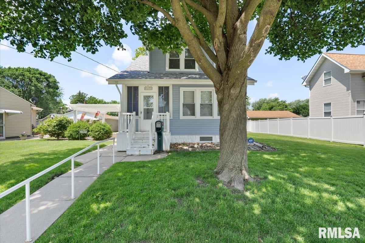 2415 5th St., Moline, IL 61265