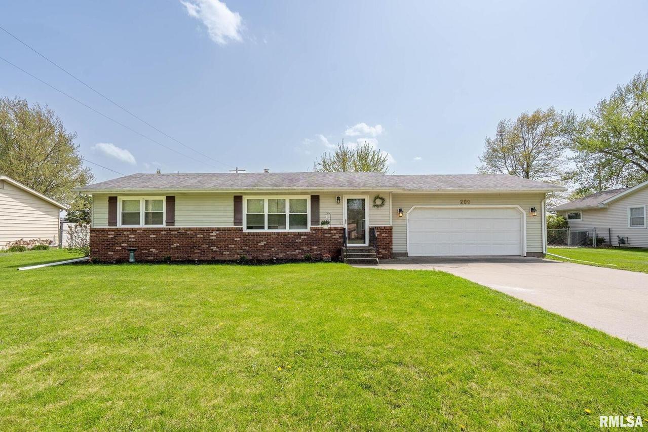 209 Hilltop St., Colona, IL 61241