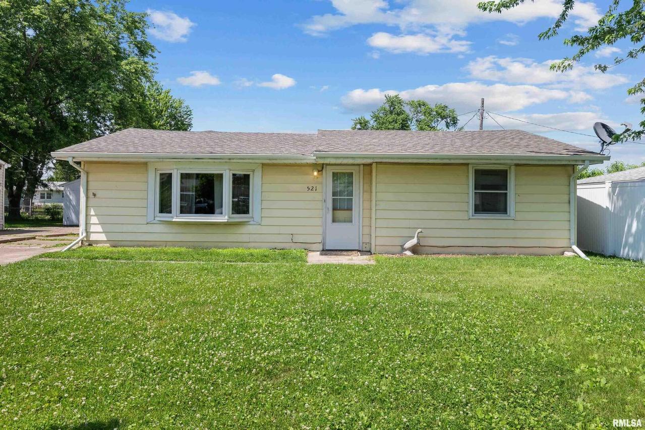 521 14th Ave., Silvis, IL 61282
