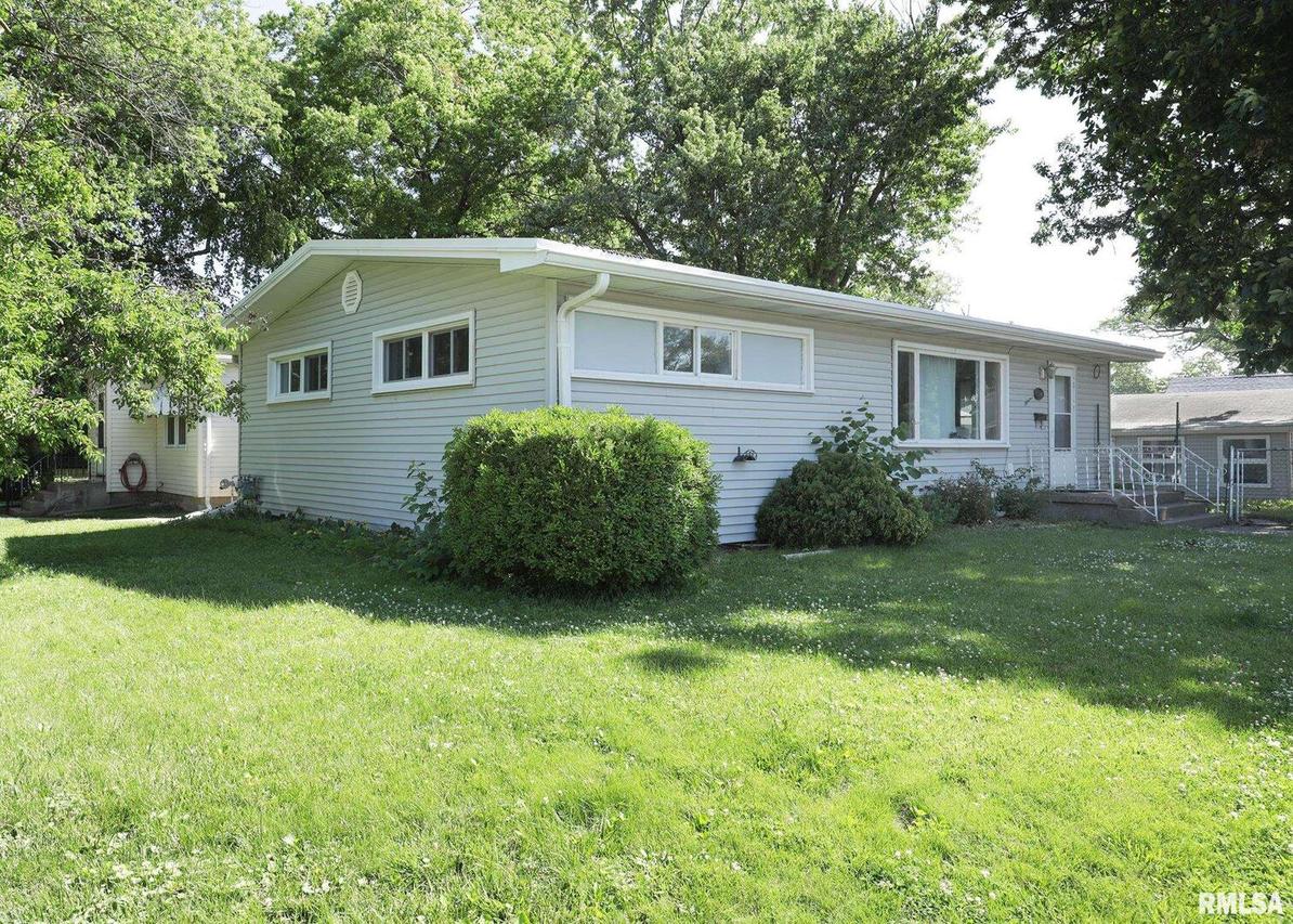 1403 5th Ave., Silvis, IL 61282