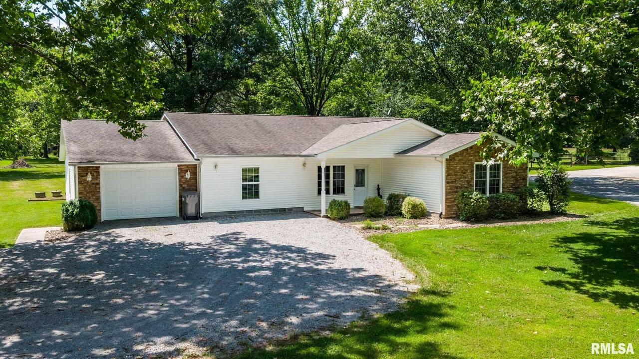 4182 Baptist Camp Rd., Carterville, IL 62918