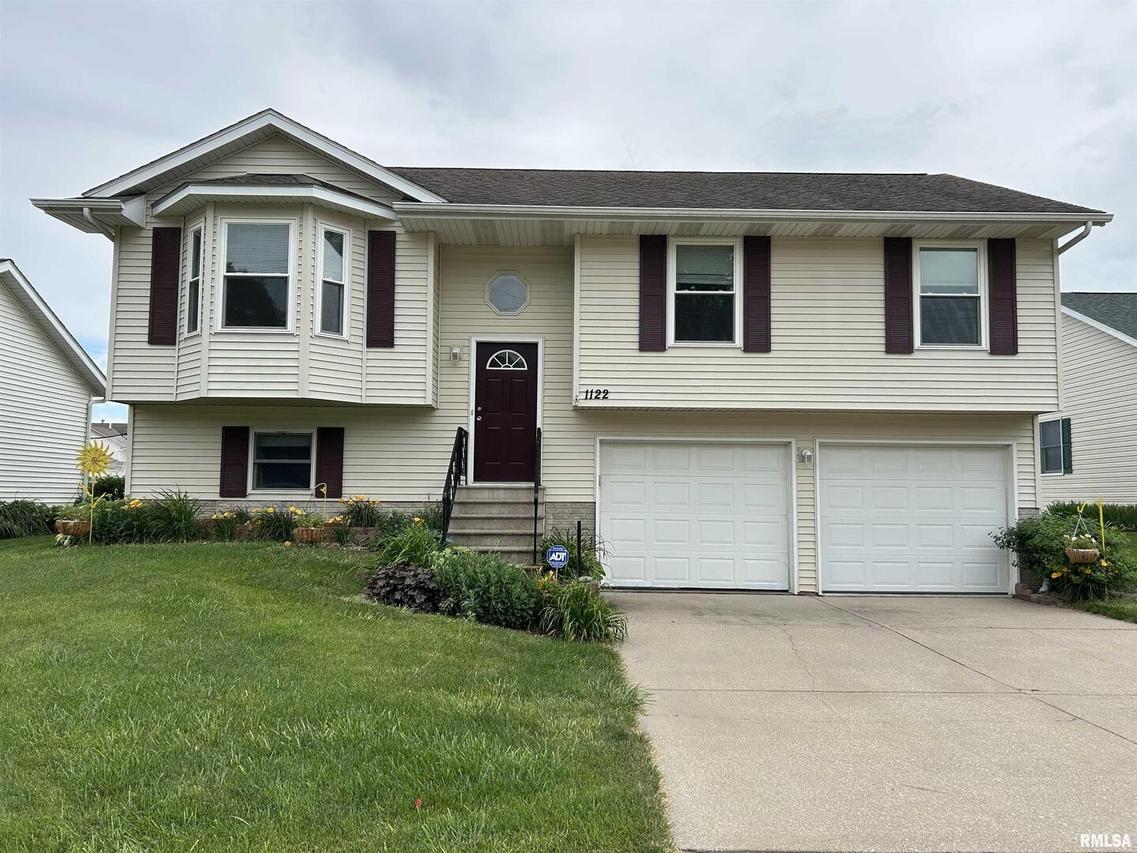 1122 17th Ave., Silvis, IL 61282