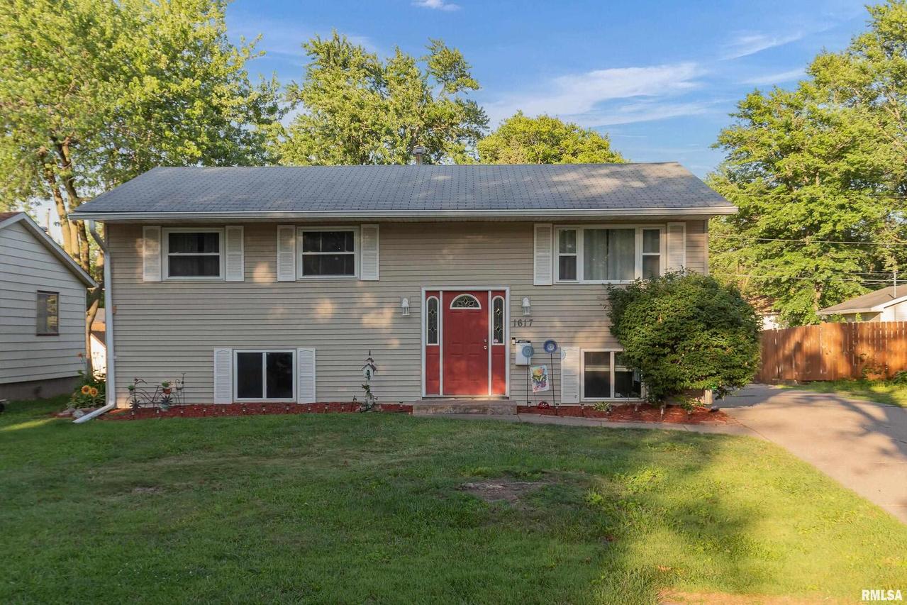 1617 13th St., Silvis, IL 61282