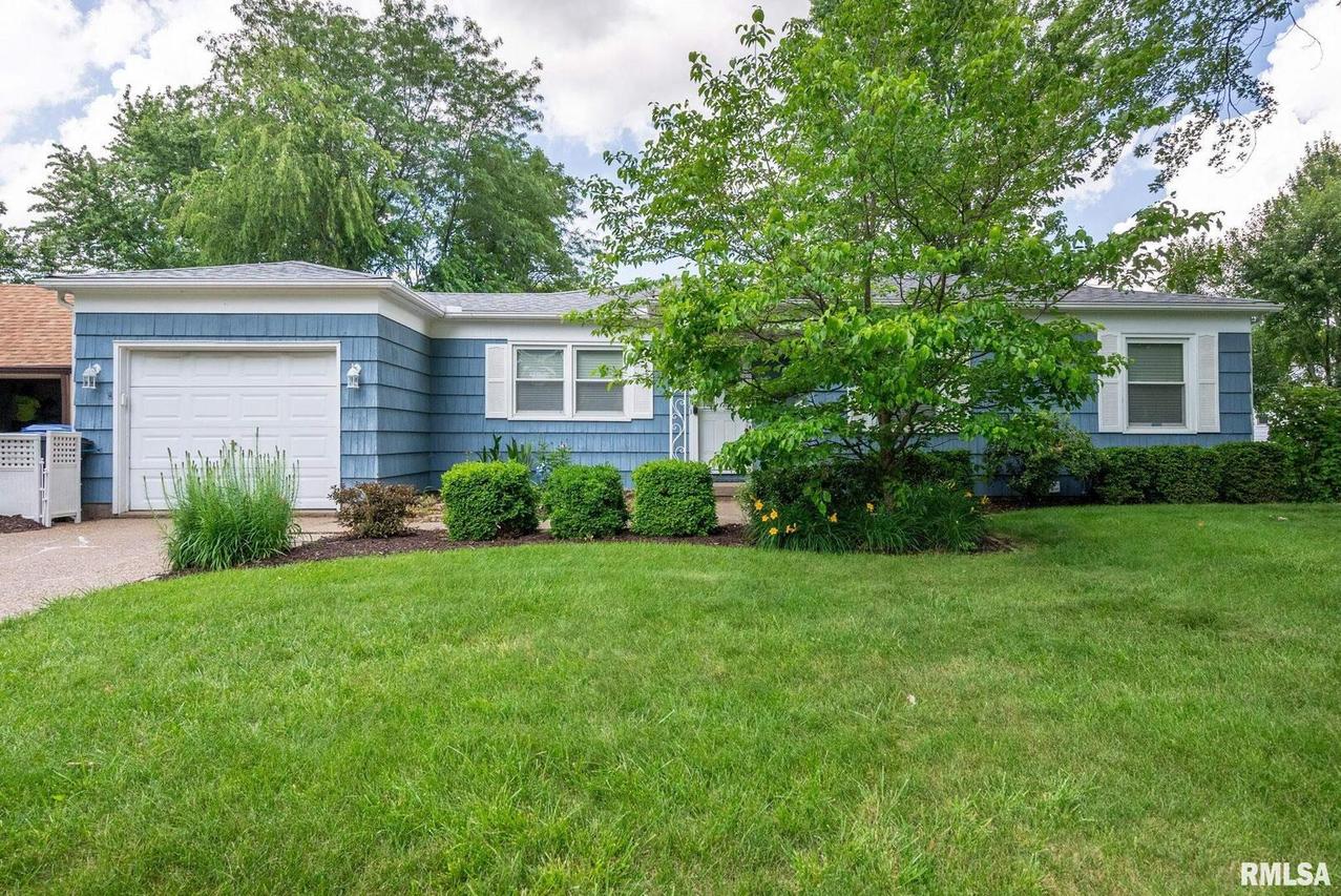 2549 30th Avenue Ct., Moline, IL 61265