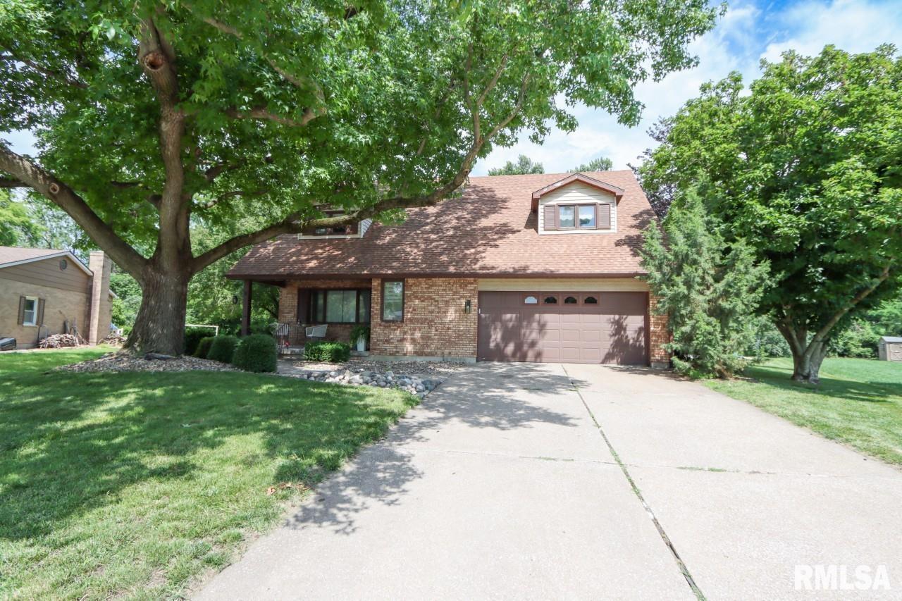 2446 Bradmoor Dr., Quincy, IL 62301