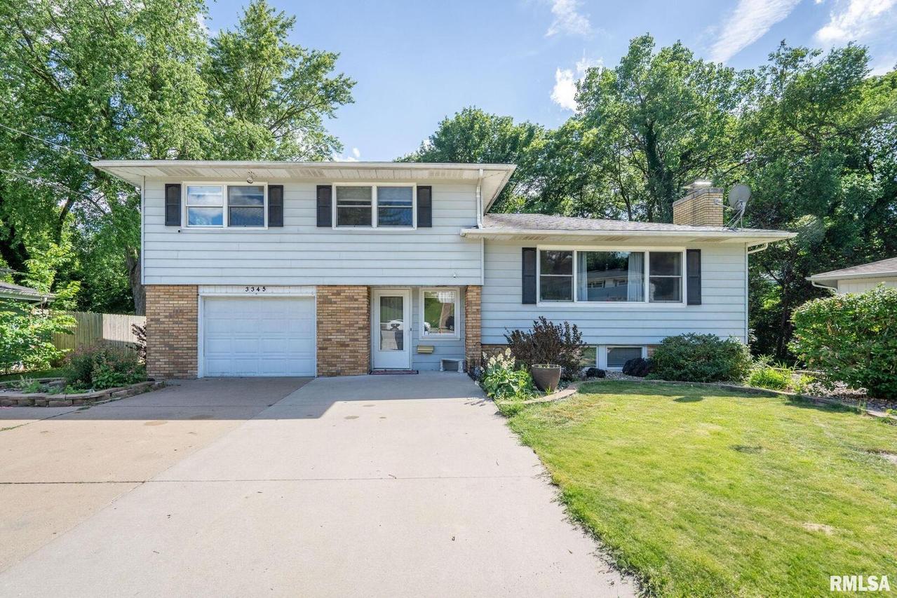 3345 28th Street Ct., Rock Island, IL 61201