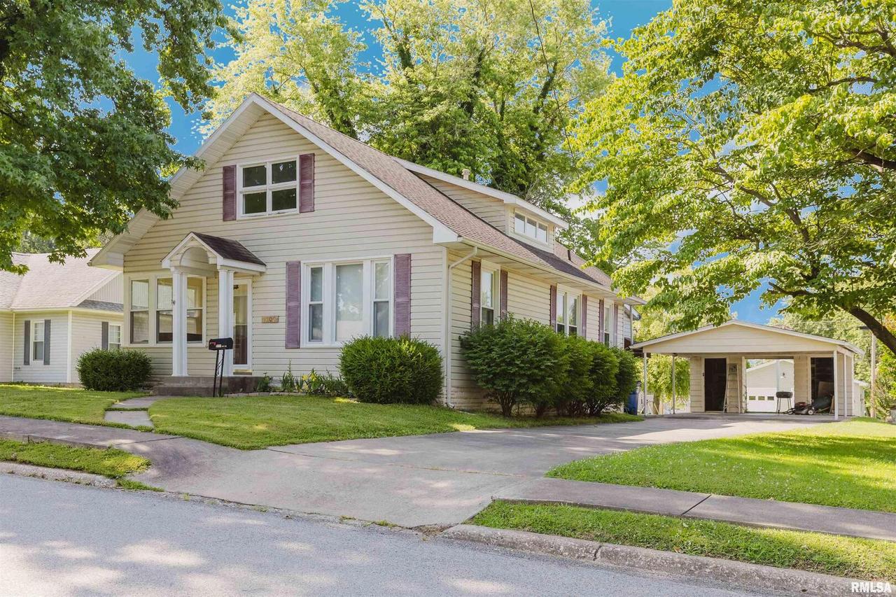 1506 E Oak St., West Frankfort, IL 62896