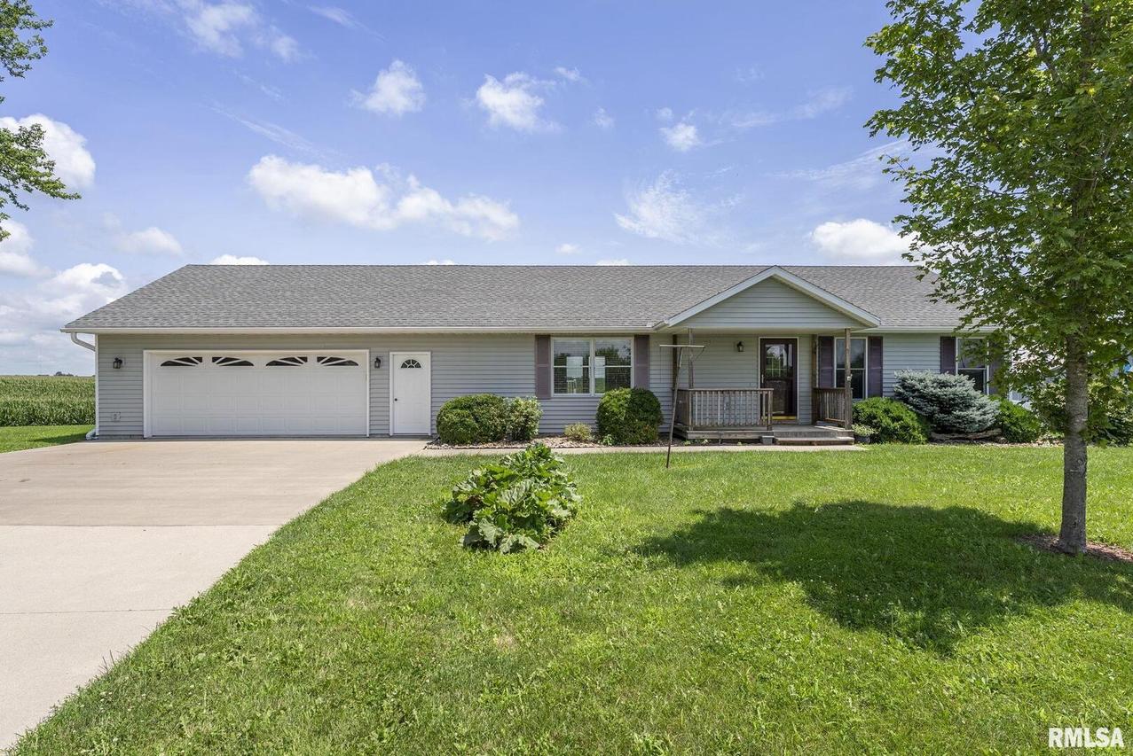 1525 Knoxville Rd., Lynn Center, IL 61262