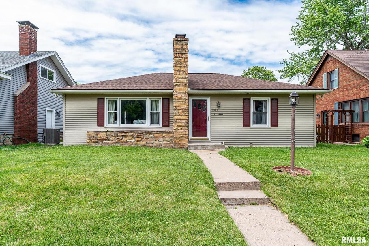 2523 29th St., Moline, IL 61265