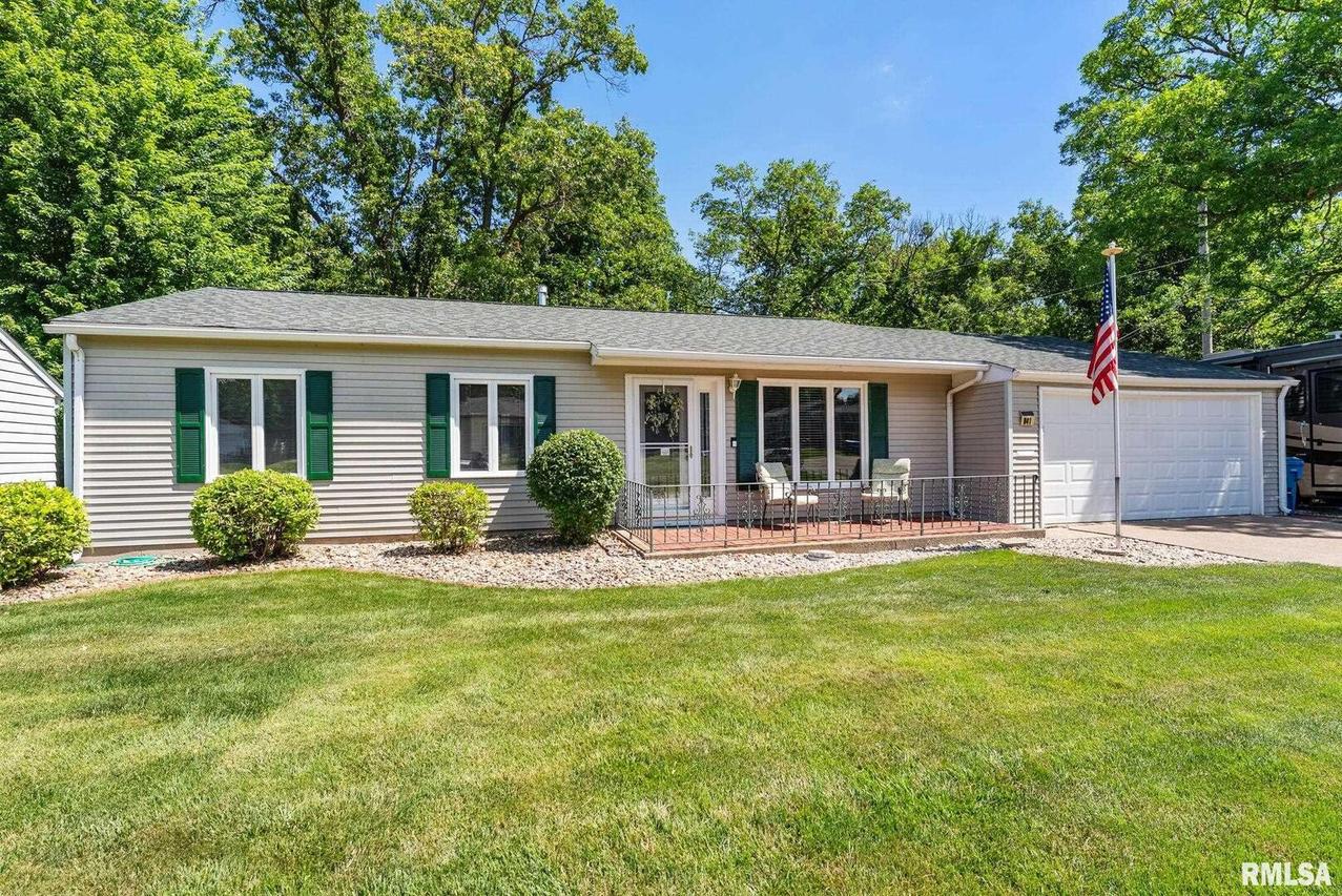 941 33rd Ave., East Moline, IL 61244