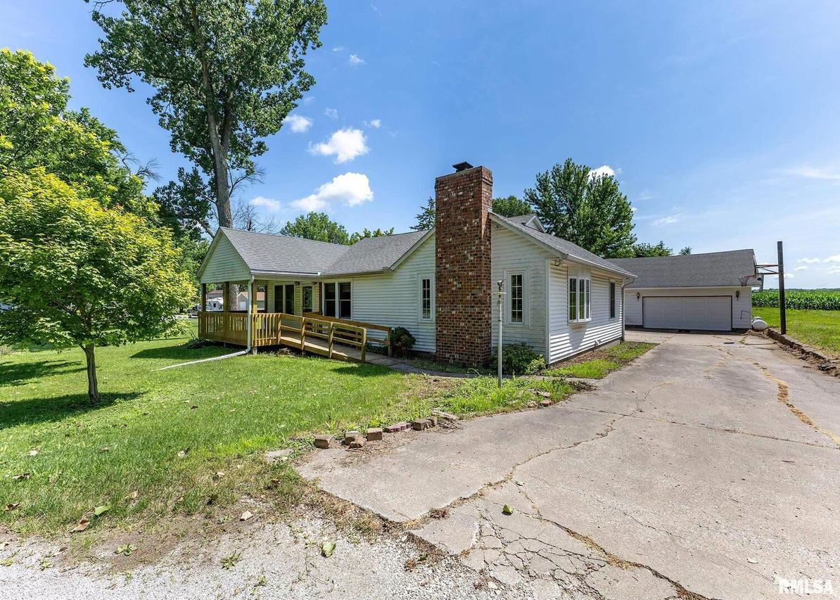 223 4th St., Andalusia, IL 61232