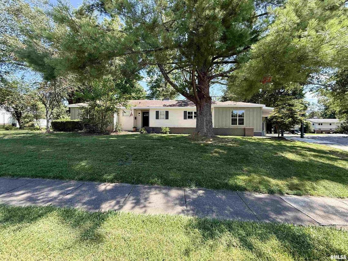 507 W Grand Rd., Carterville, IL 62918