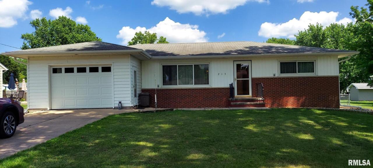 213 S Scandia St., Alpha, IL 61413