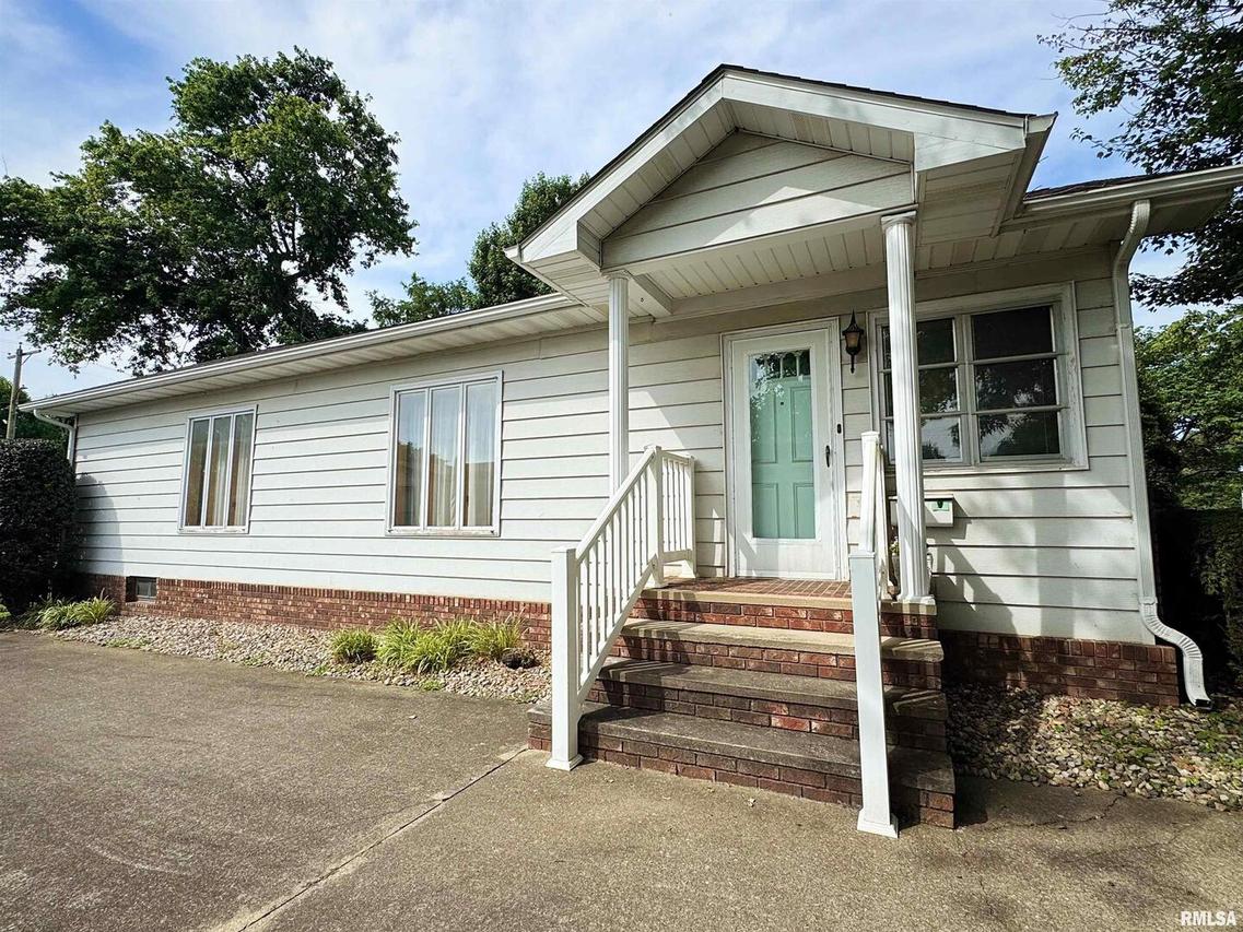 208 Baggott St., Zeigler, IL 62999