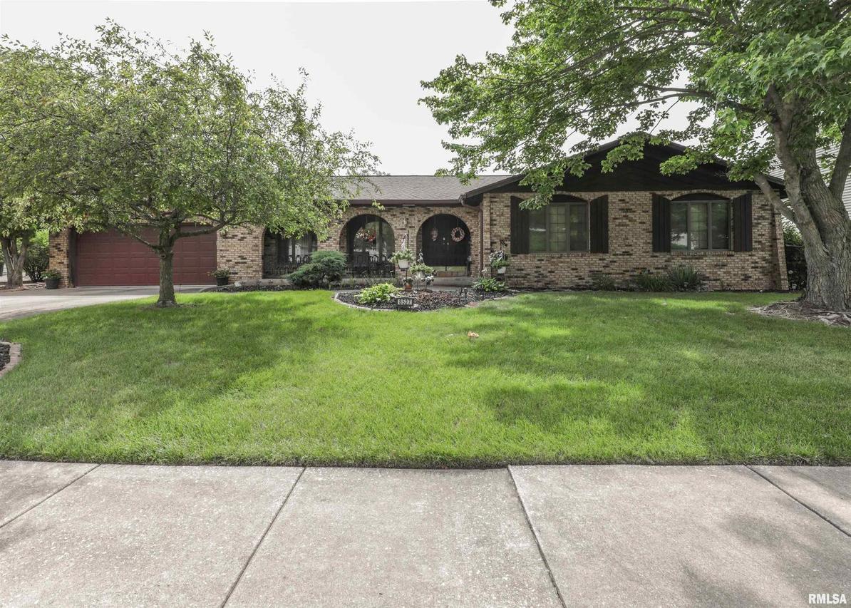 8527 W 17th St., Rock Island, IL 61201