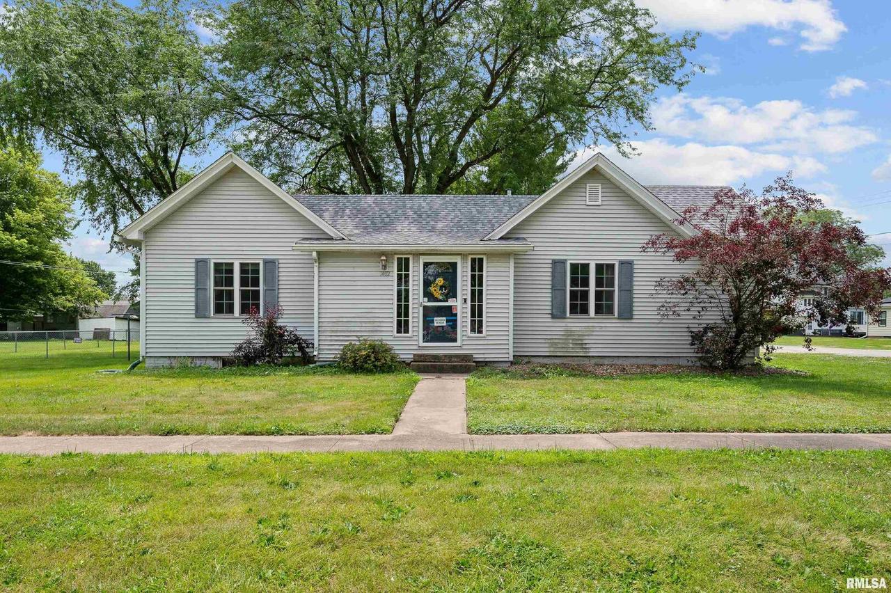 1402 18th Ave., Viola, IL 61442